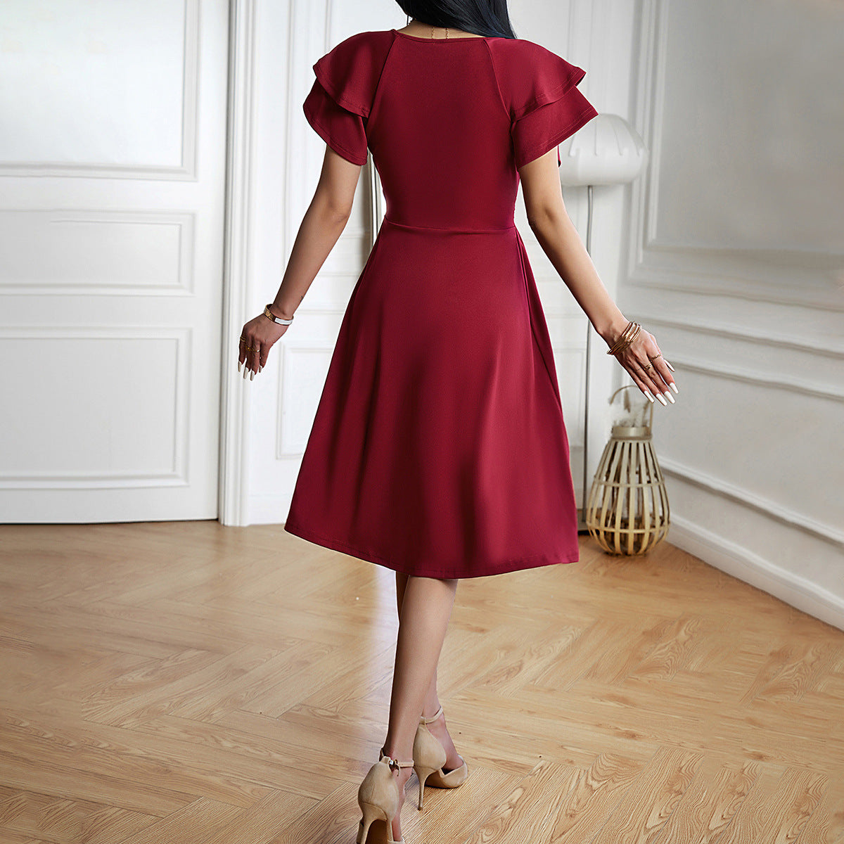 GR | Elegantes Midi-Kleid mit V-Ausschnitt