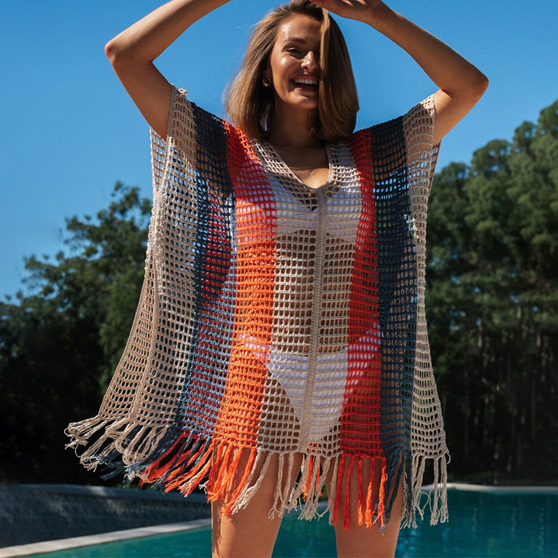 Women's beach tunic with fashionable mesh design and fringed hem, size GR