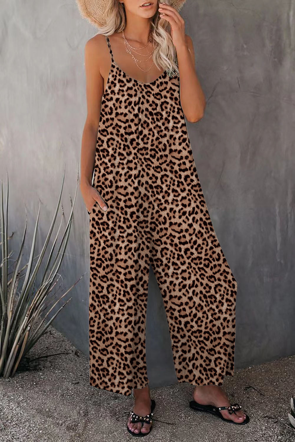 GR | Leopard print bag, loose strap jumpsuit, overall