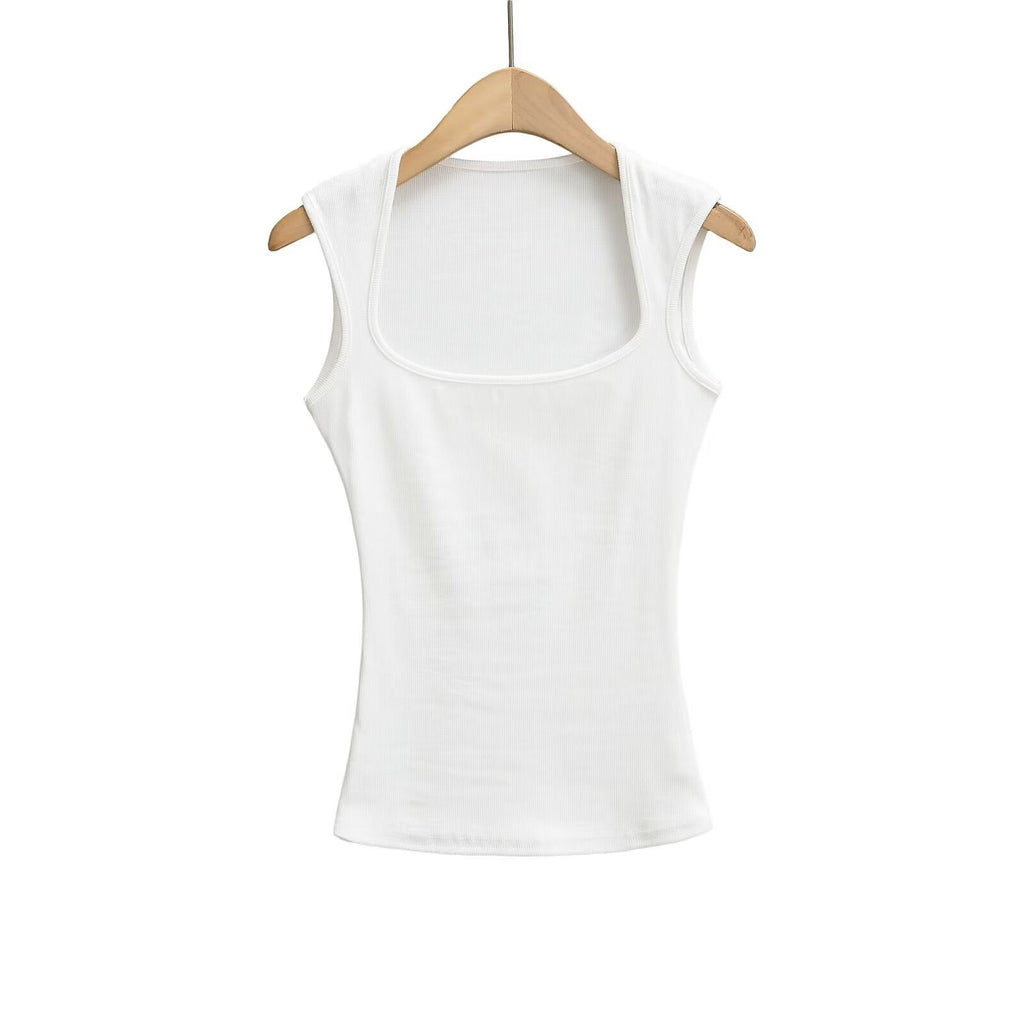 Women's sleeveless top made of soft, stretchy material, size