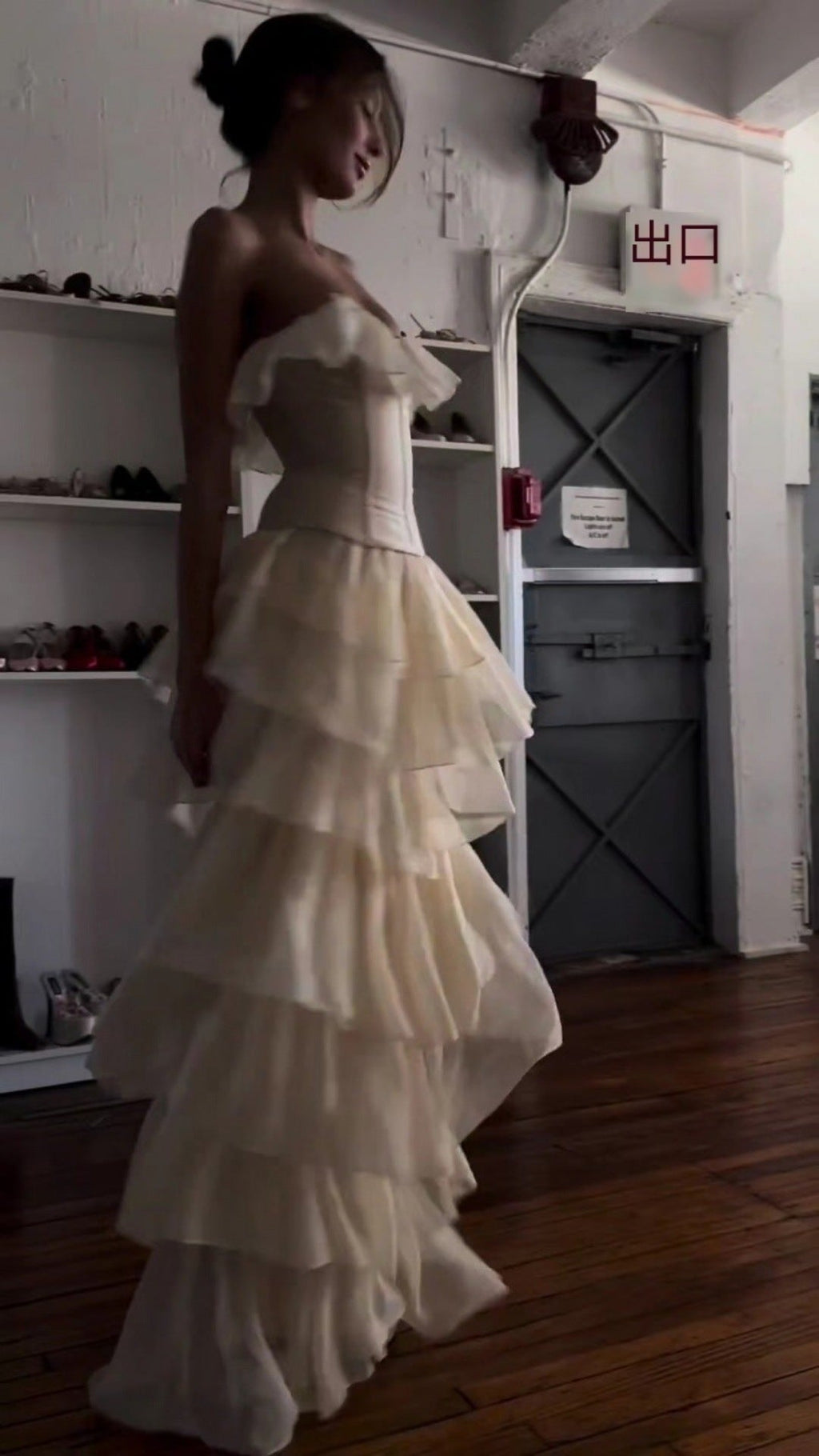 GR | Elegantes Ärmelloses Rüschentorte Kleid