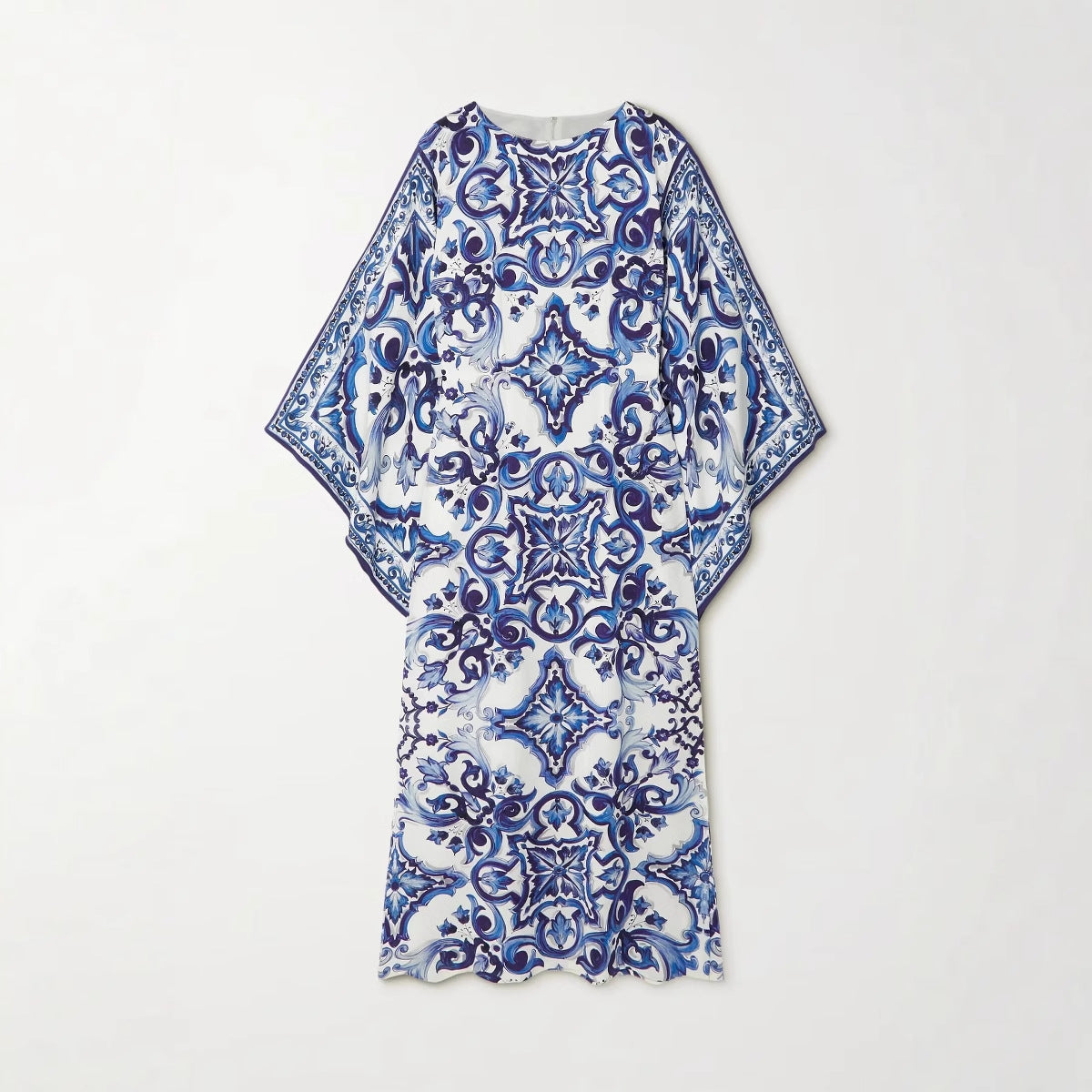 Women's elegant kaftan with artistic pattern and side slits, size S