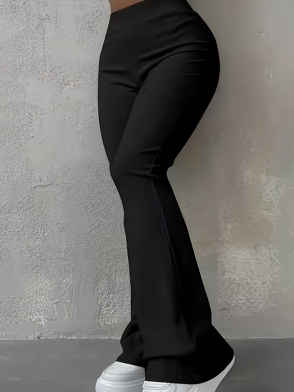 Women's bootcut trousers with high waist and elasticated waistband, size