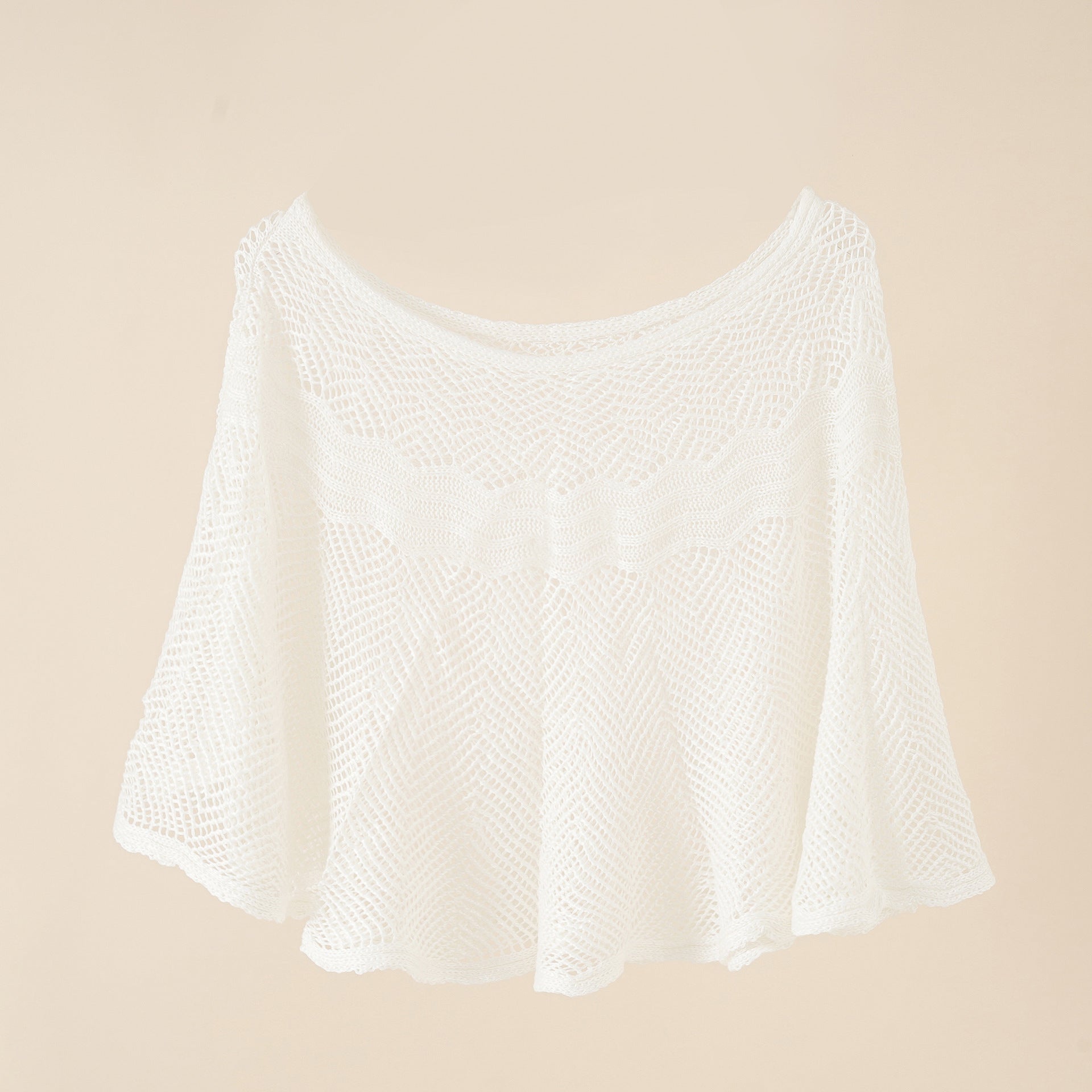 Damen luftiger Strickponcho im modernen Design GR