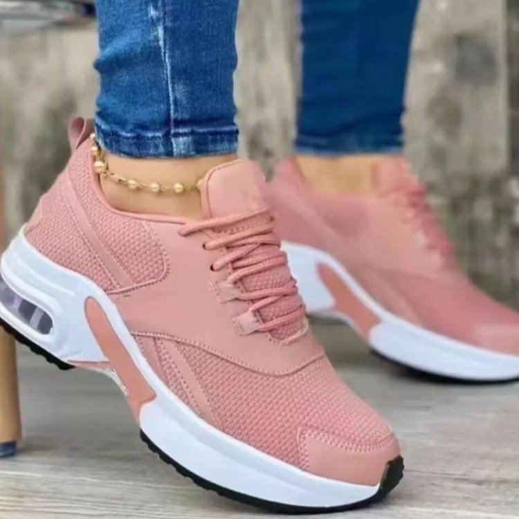 Women's sporty sneakers with breathable mesh upper and cushioned sole, size GR