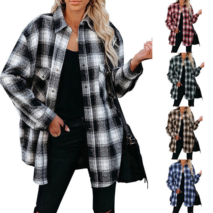 Women's checked shirt jacket made of soft flannel with practical pockets, size S
