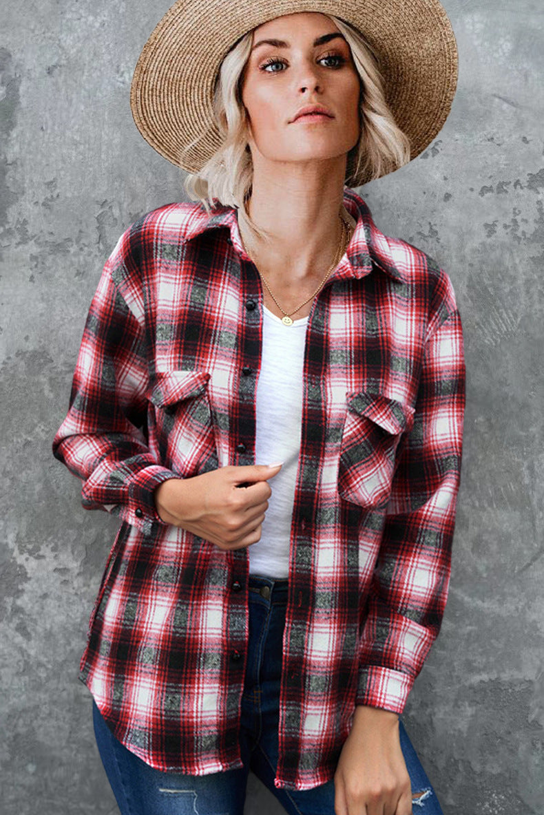 Women's checked shirt jacket made of soft flannel with practical pockets, size S