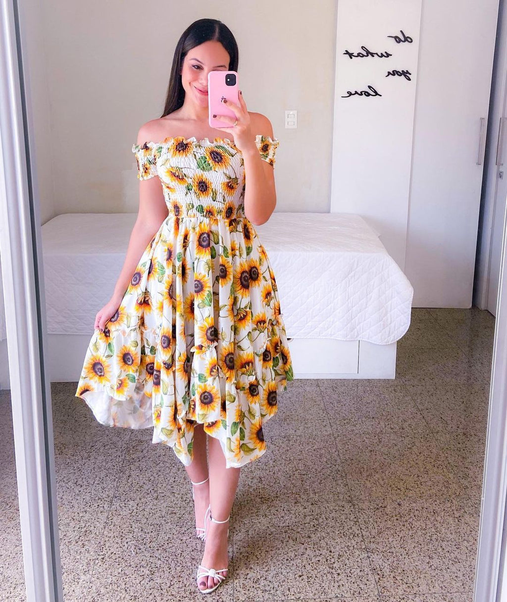 Damen Sommerliches Off-Shoulder Kleid mit farbenfrohem Schmetterlingsmuster und geschmeidigem Faltenwurf GR