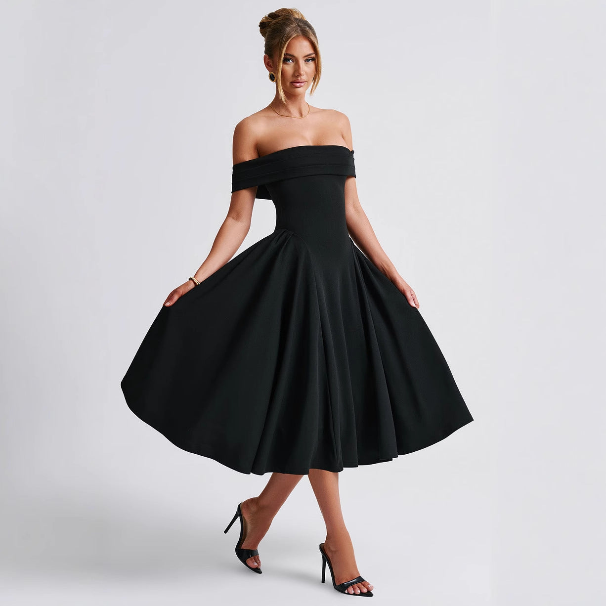 Women's elegant evening dress with off-the-shoulder design and voluminous skirt, size S