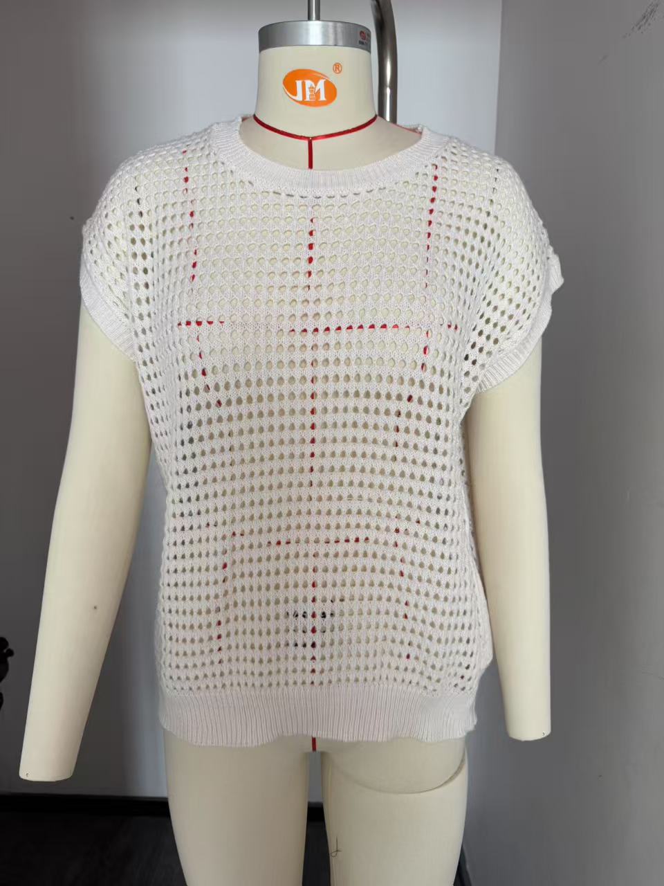 Women's casual knit top with airy mesh structure, size