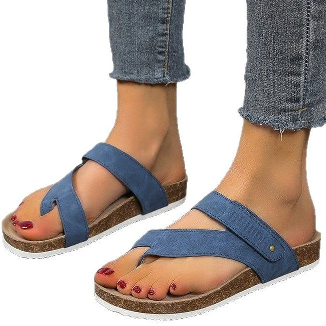 Women's flip-flops with comfortable footbed and modern cork design, size