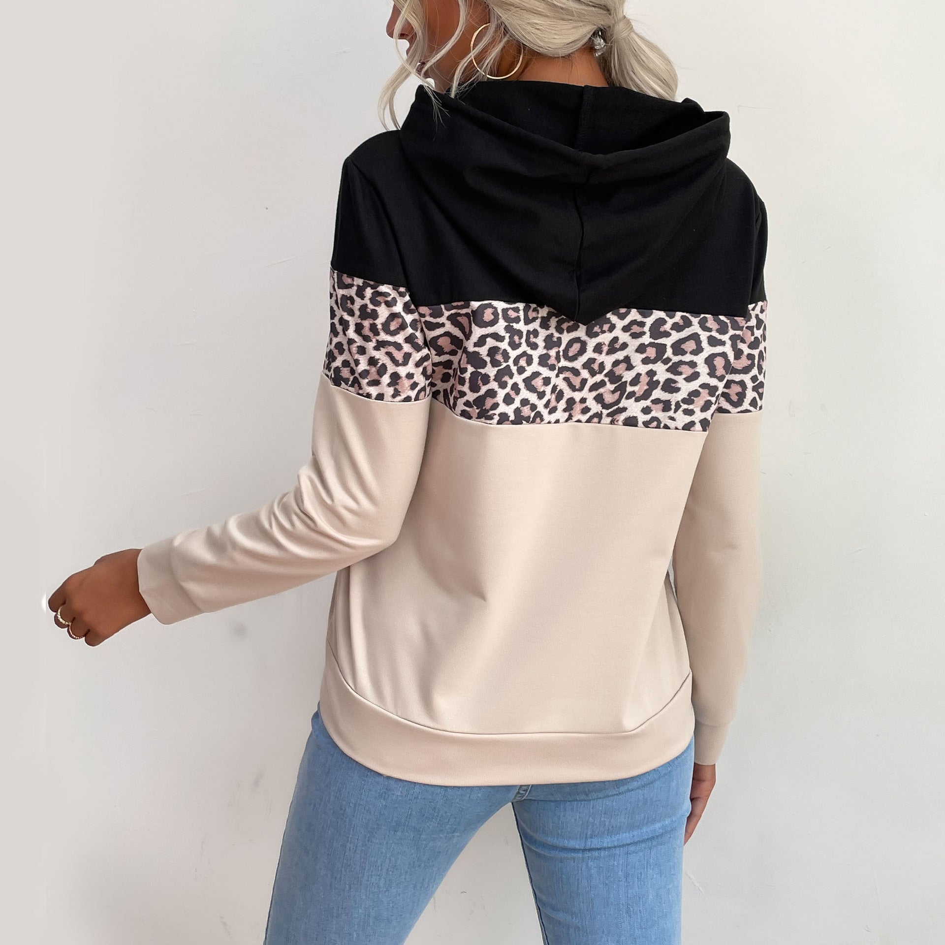 Damen Kapuzenpullover mit modischem Leoparden-Muster und sportlicher Passform GR