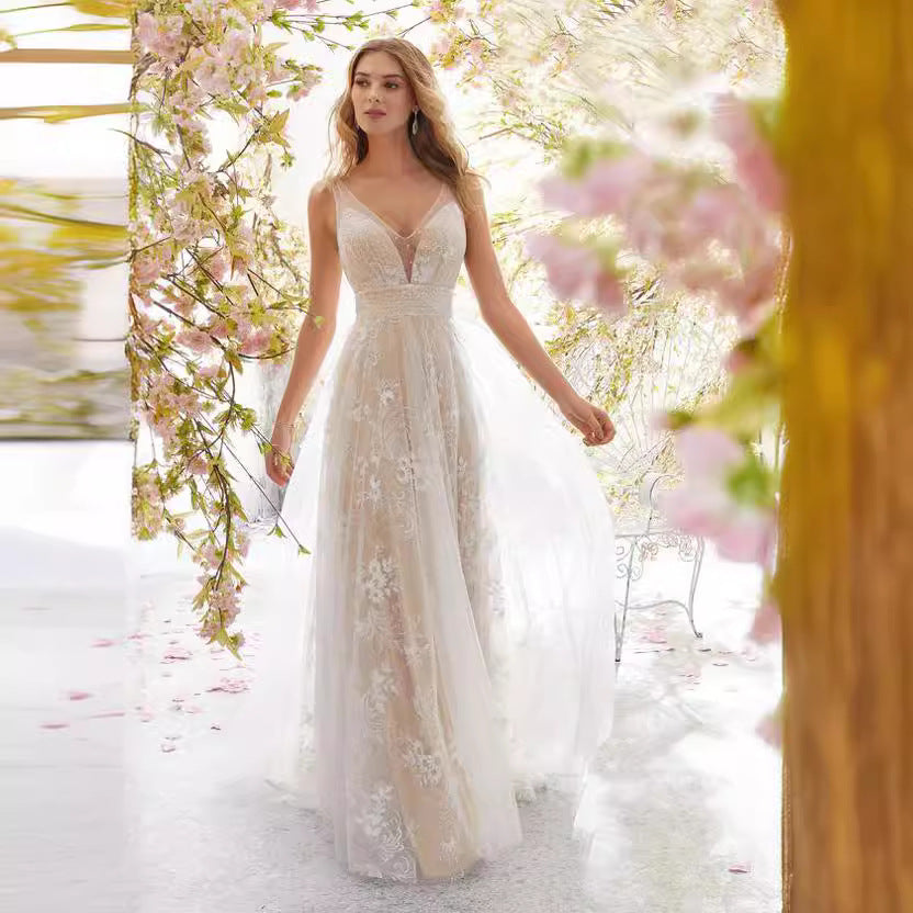 GR | V-neck Sleeveless Lace Wedding Dress 