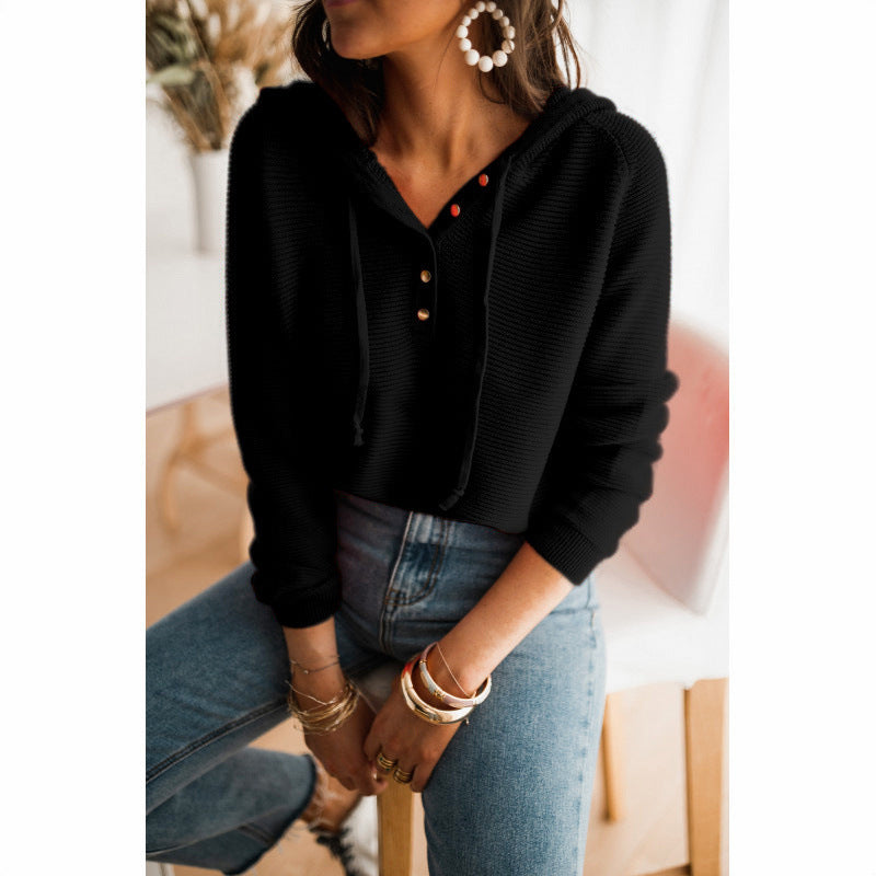 Damen cropped Kapuzenpullover mit strukturiertem Stoff und dekorativen Knöpfen GR
