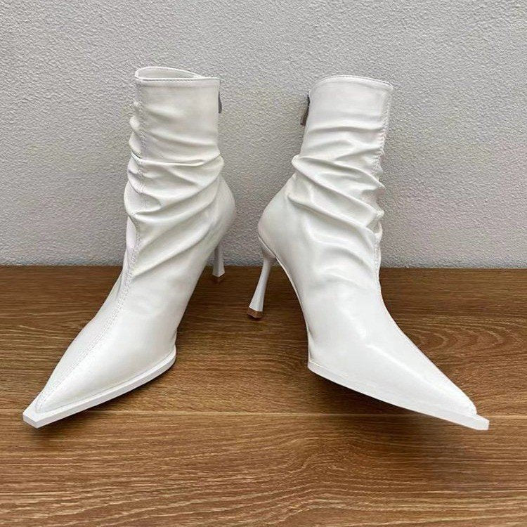 Women's elegant ankle boots with a pointed toe and casual slip-on design, size S