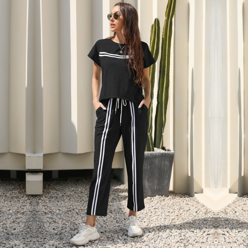 Women's leisure suit with comfortable pockets and elastic waistband, size