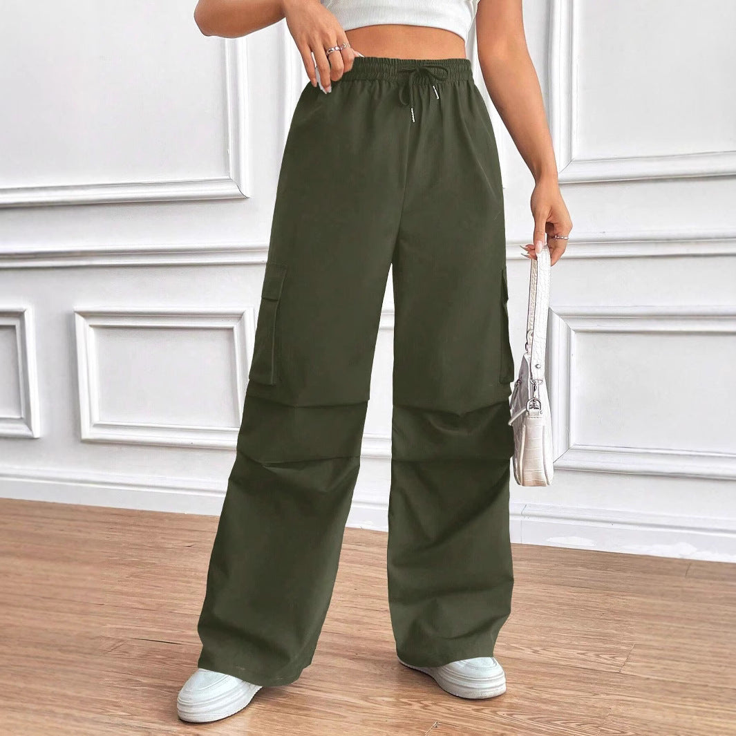 Women's cargo trousers with a modern cut and practical pockets, size S