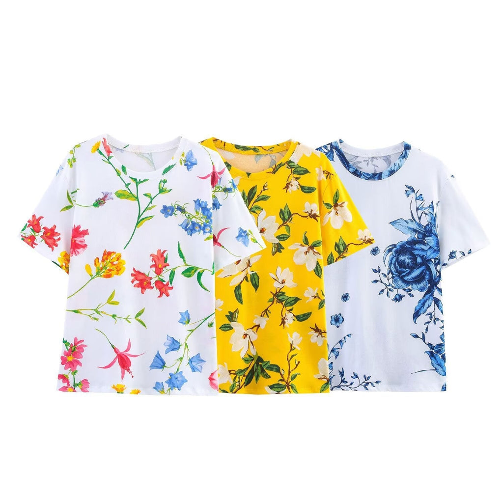 Women's T-shirt made of high-quality cotton with a floral print and a relaxed fit, size [size missing]