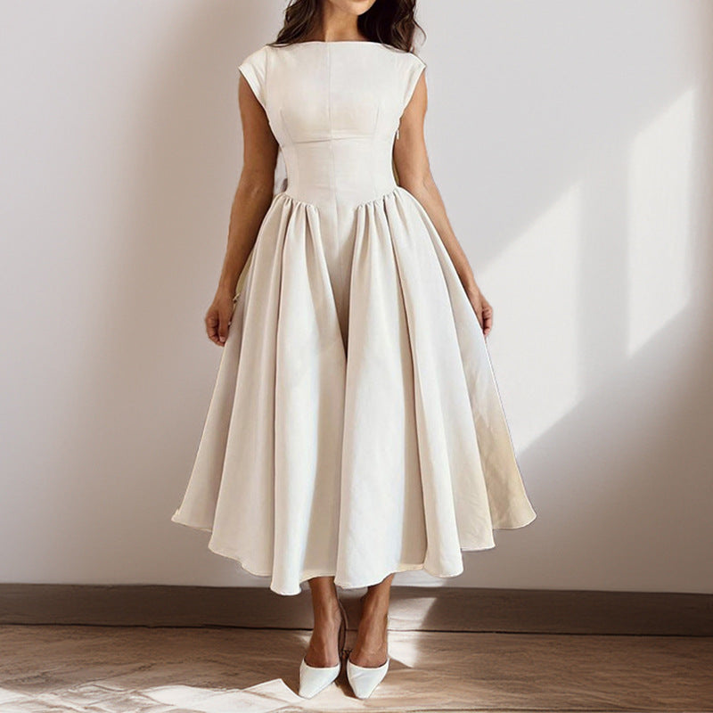 Women's evening dress with an elegant cut and flowing skirt, size