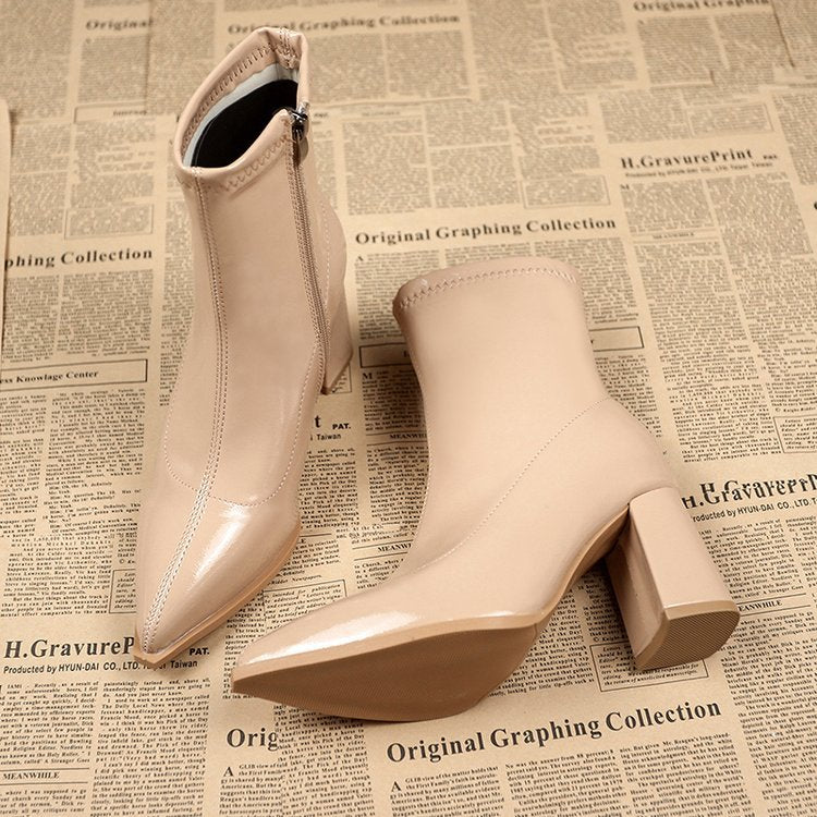 GR | Patent leather ankle boots with block heel