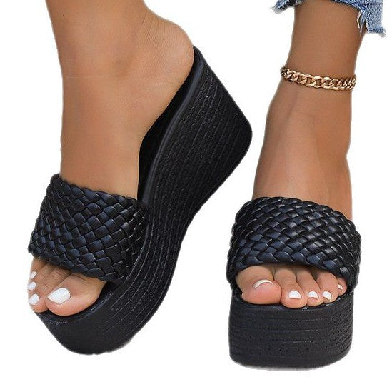 Women's wedge mules with woven upper and comfortable sole, size GR