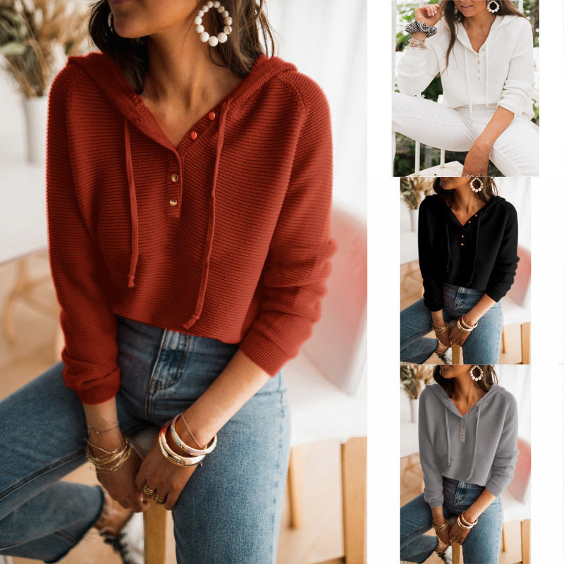 Damen cropped Kapuzenpullover mit strukturiertem Stoff und dekorativen Knöpfen GR