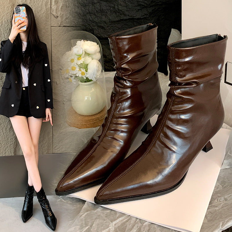 Women's elegant ankle boots with a pointed toe and casual slip-on design, size S