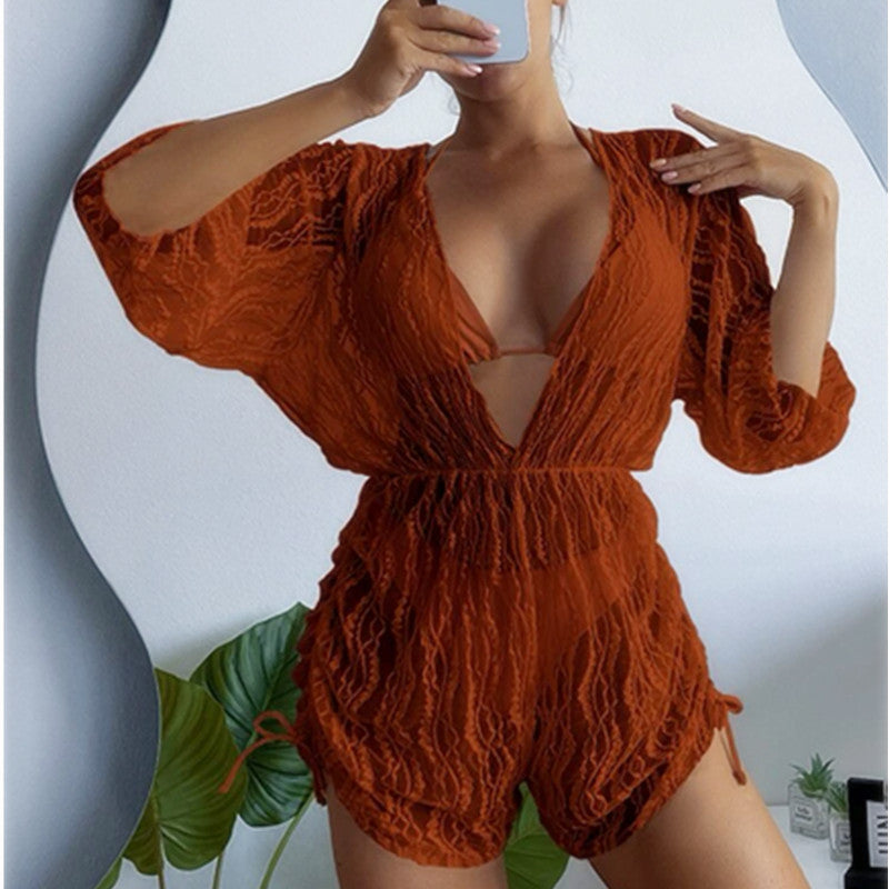 Women's beach throw with elegant lace pattern and tailored details, size
