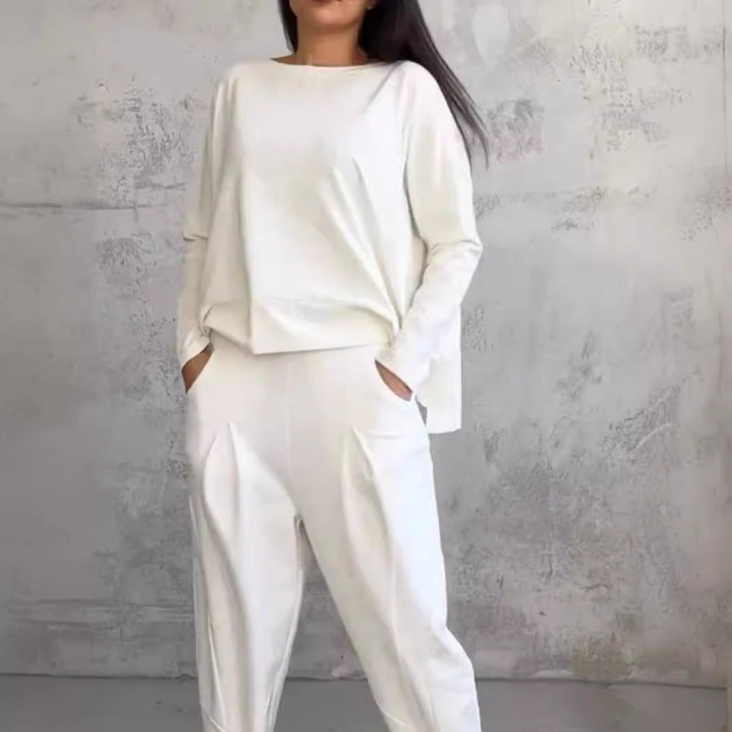 GR | Solid color slim-fit trouser suit with round neckline