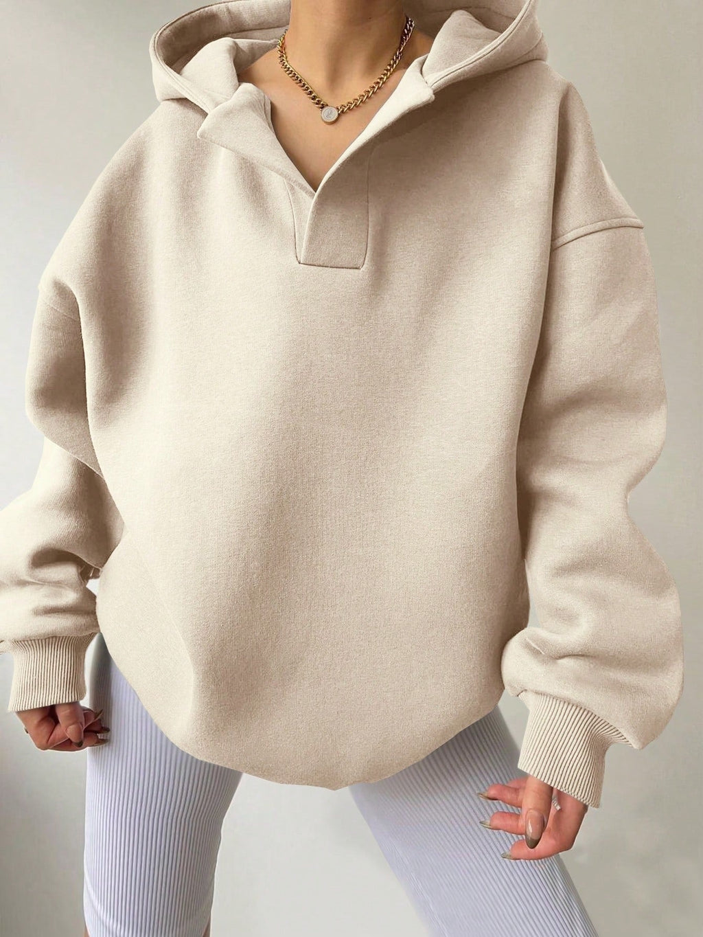 Damen oversized Kapuzenpullover mit modernem Stehkragen und weichen Materialien GR