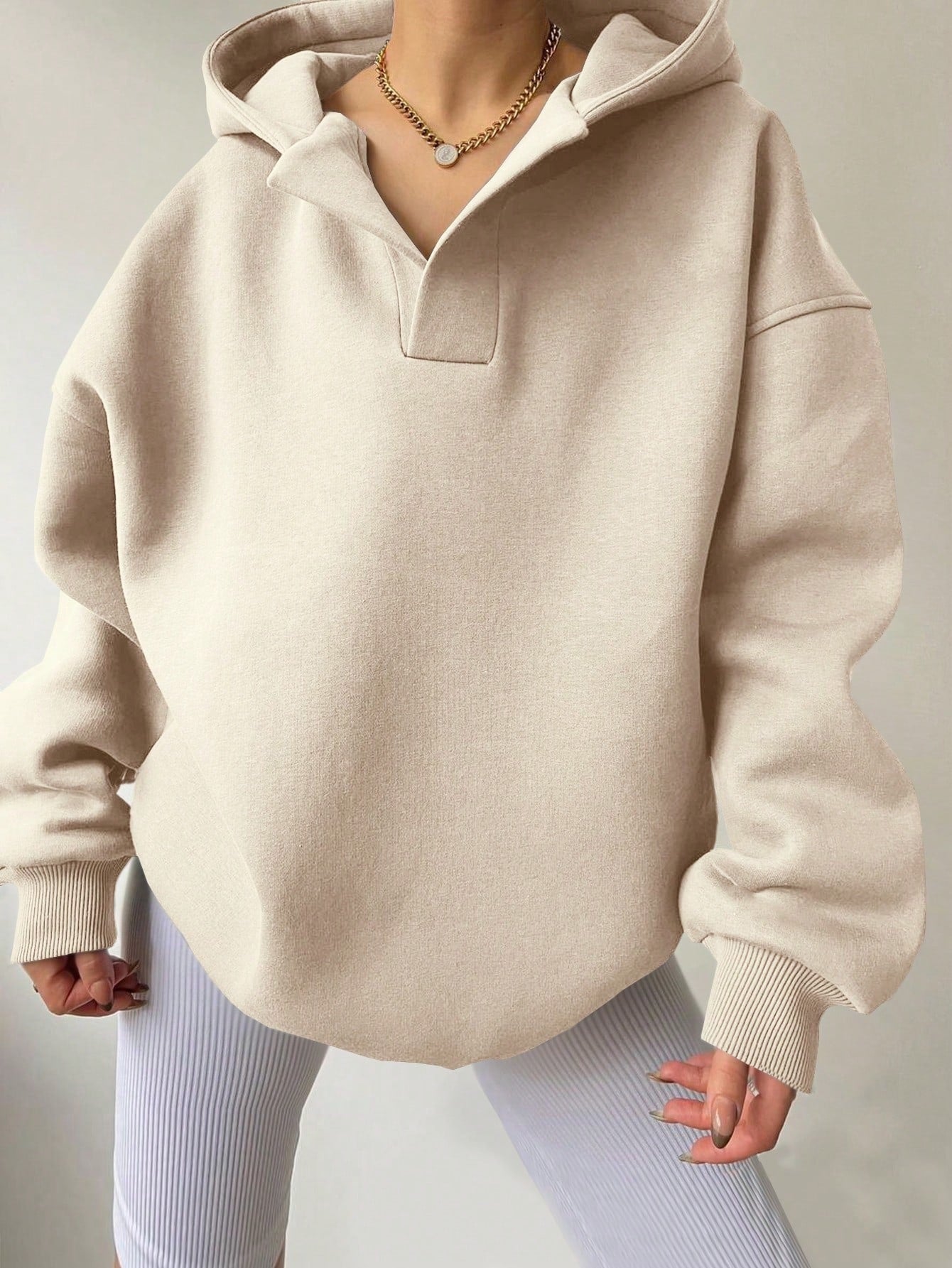 Damen oversized Kapuzenpullover mit modernem Stehkragen und weichen Materialien GR