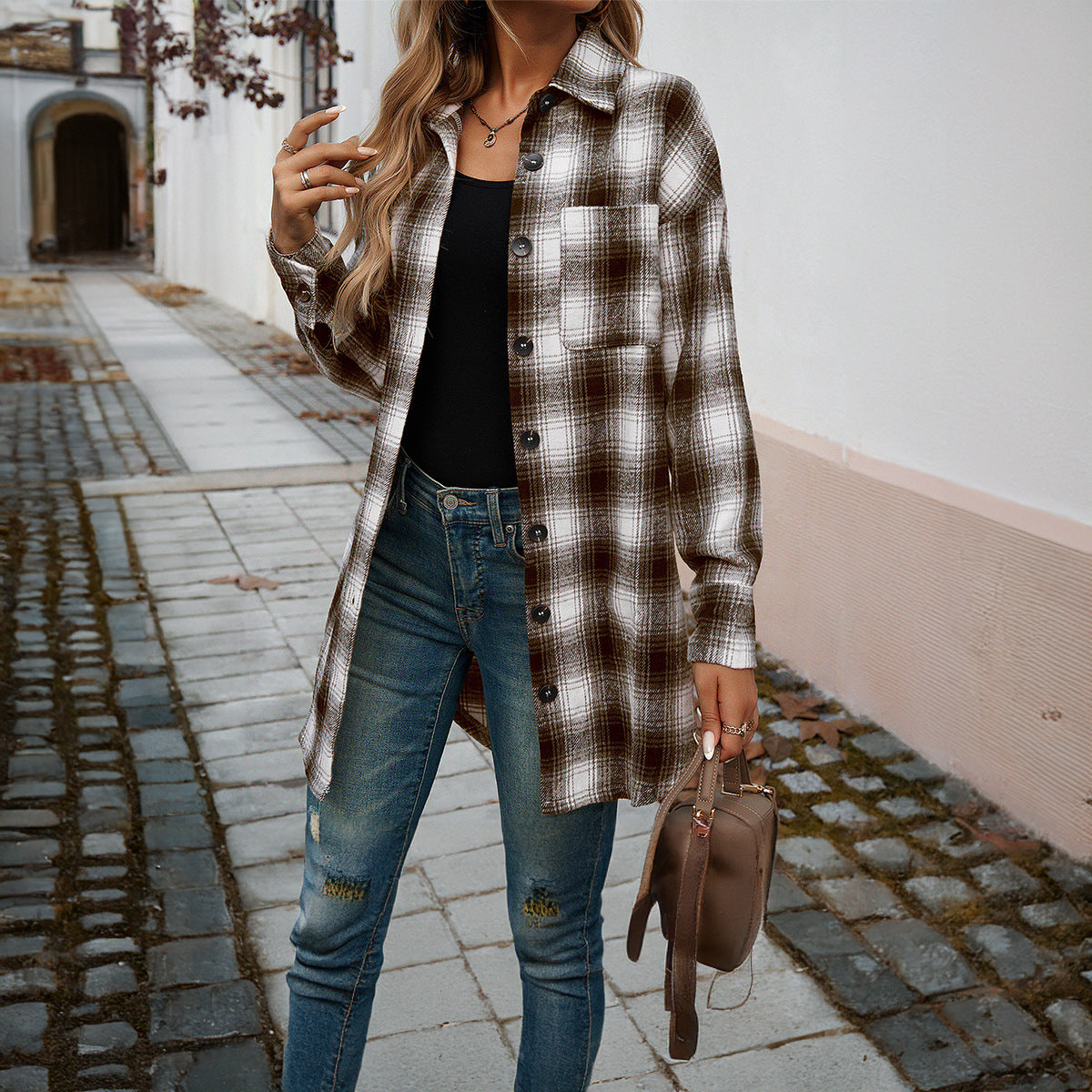 Women's checked overshirt with a relaxed fit and modern details, size S