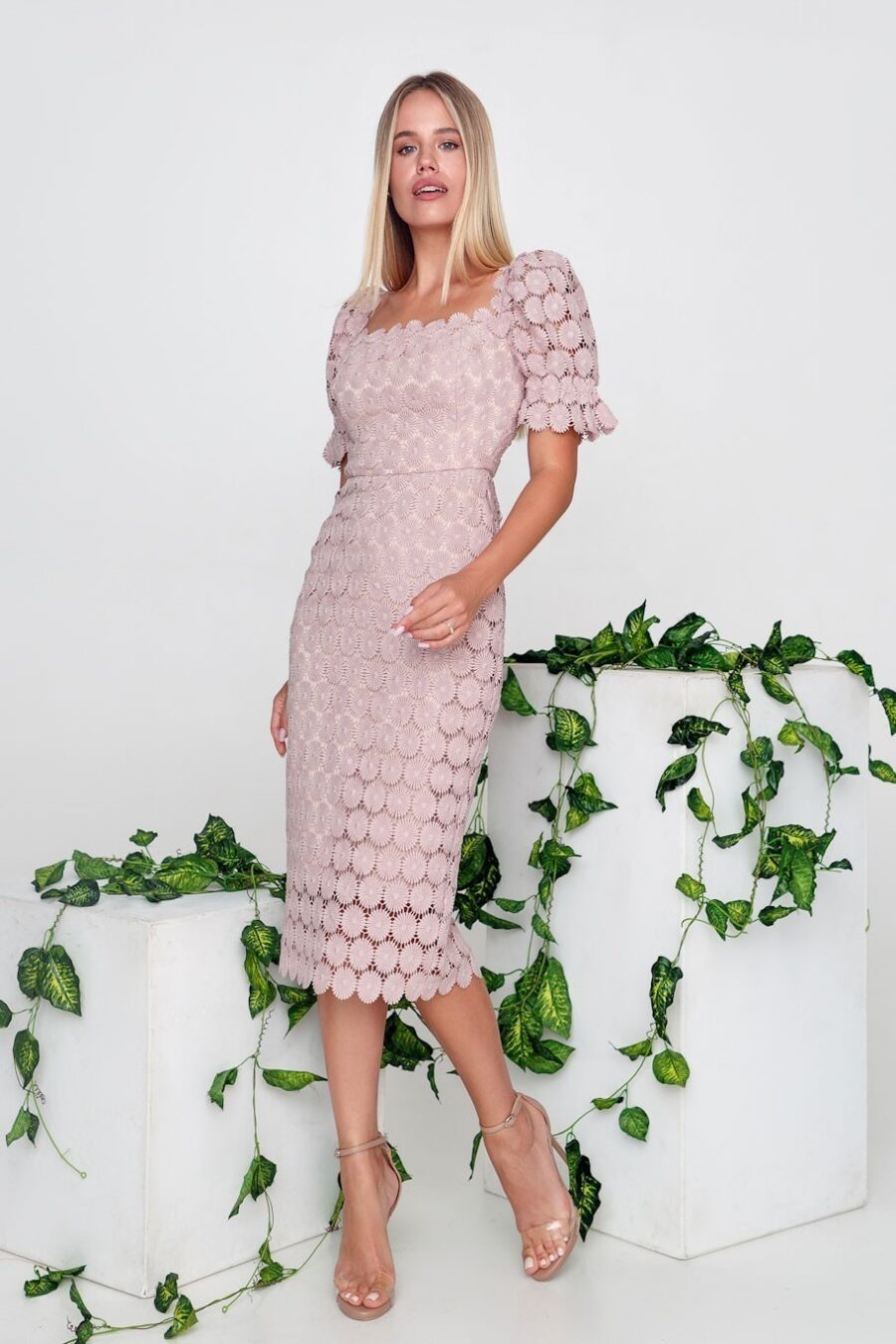 GR | Midi-Kleid mit Runden Spitzen Details und Kurzen Ärmeln