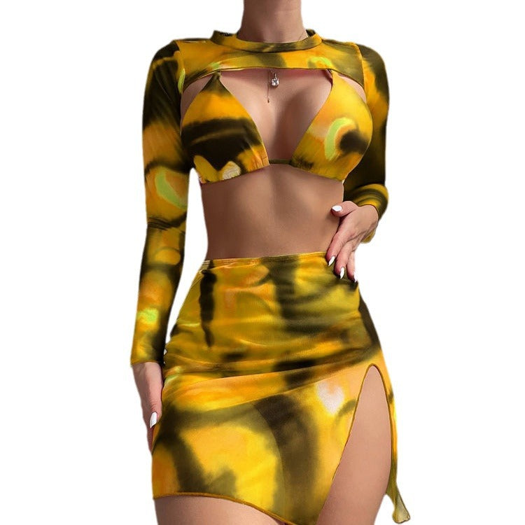 Women's sports bikini set with long sleeves and fashionable cut, size S