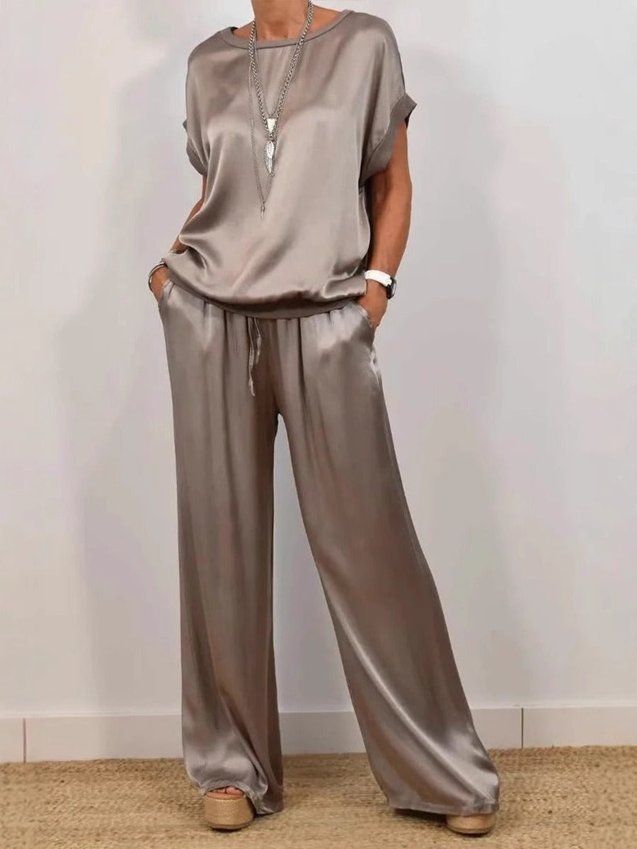 Women's elegant lounge set with flowing cut and elasticated waistband, size