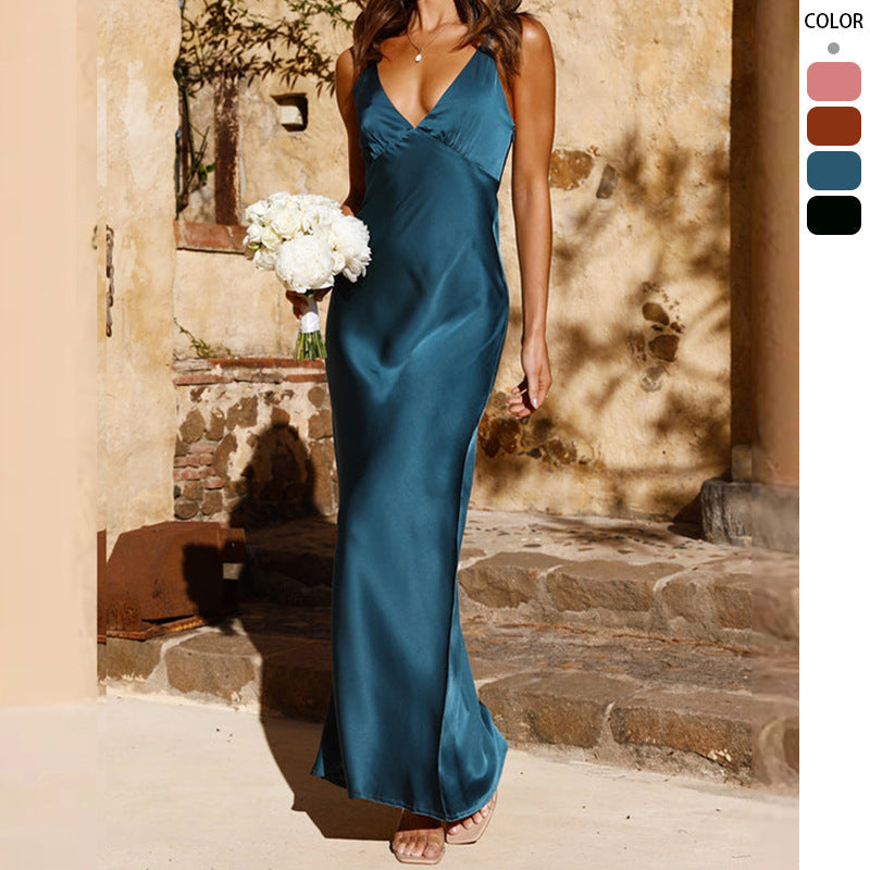 Women's elegant and figure-hugging evening dress with a deep V-neck and slim fit, size [size missing]