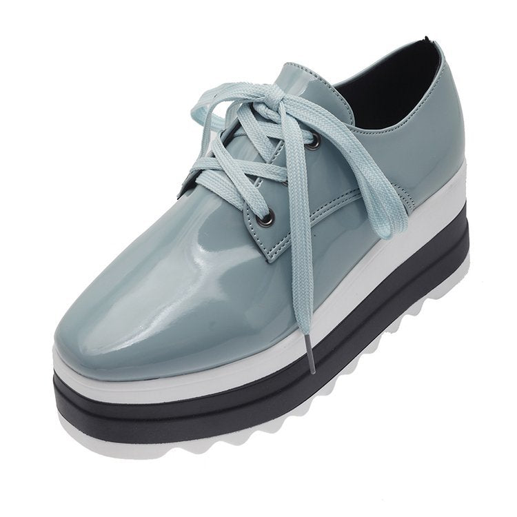 Women's fashionable platform sneakers with a chic shine and comfortable sole construction, size GR