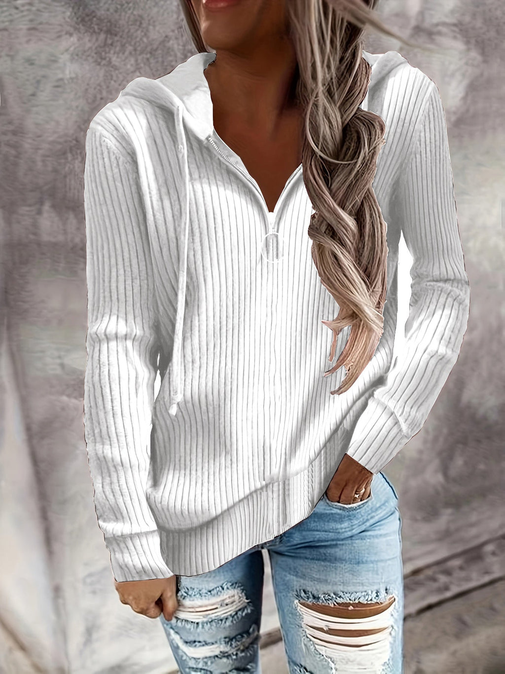 Women's hooded sweatshirt in an elegant ribbed design with a practical zipper, size [size missing]