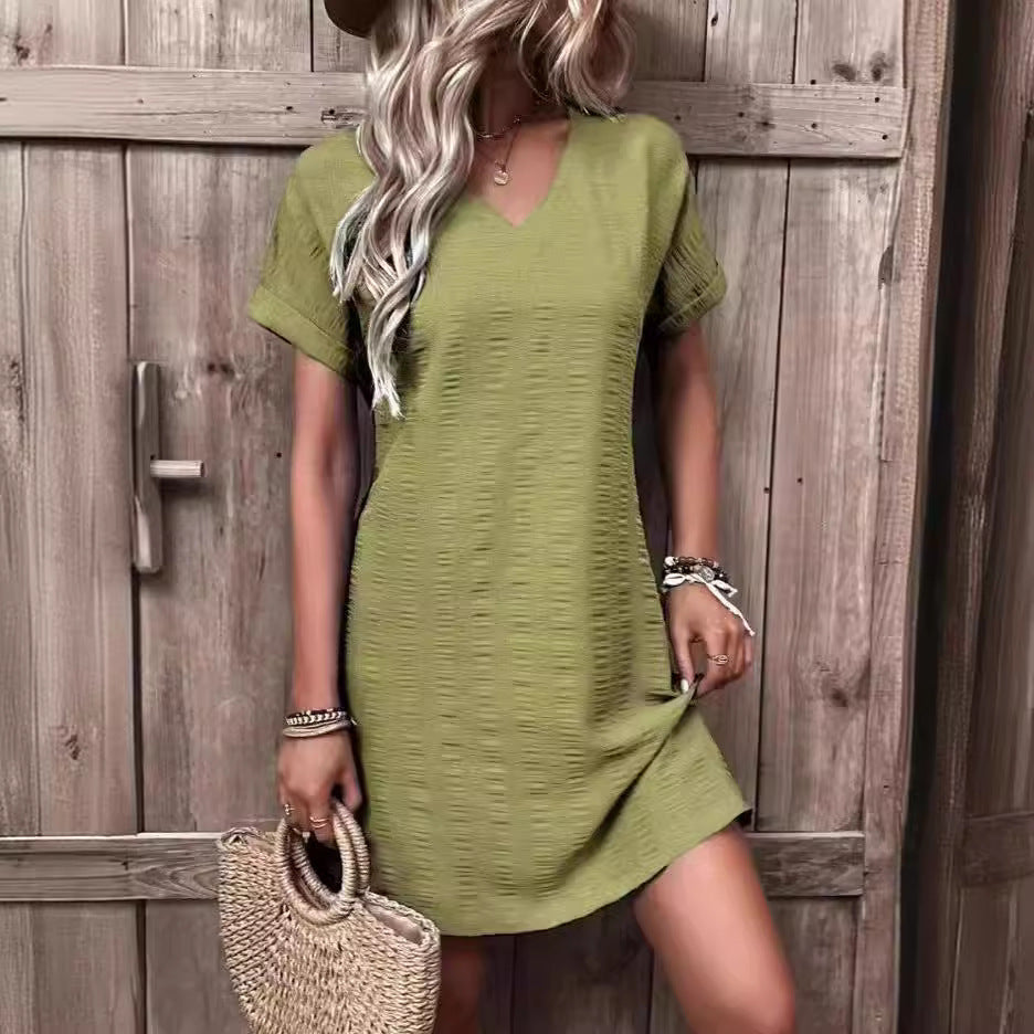 Women's casual V-neck dress with a wide cut