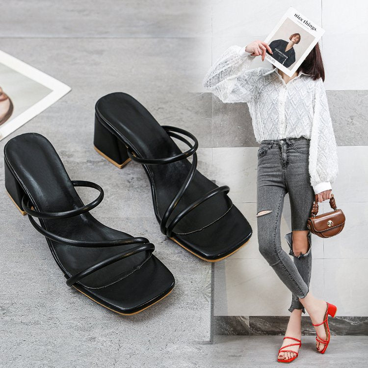 Women's lounge sandals with elegant block heel, size S