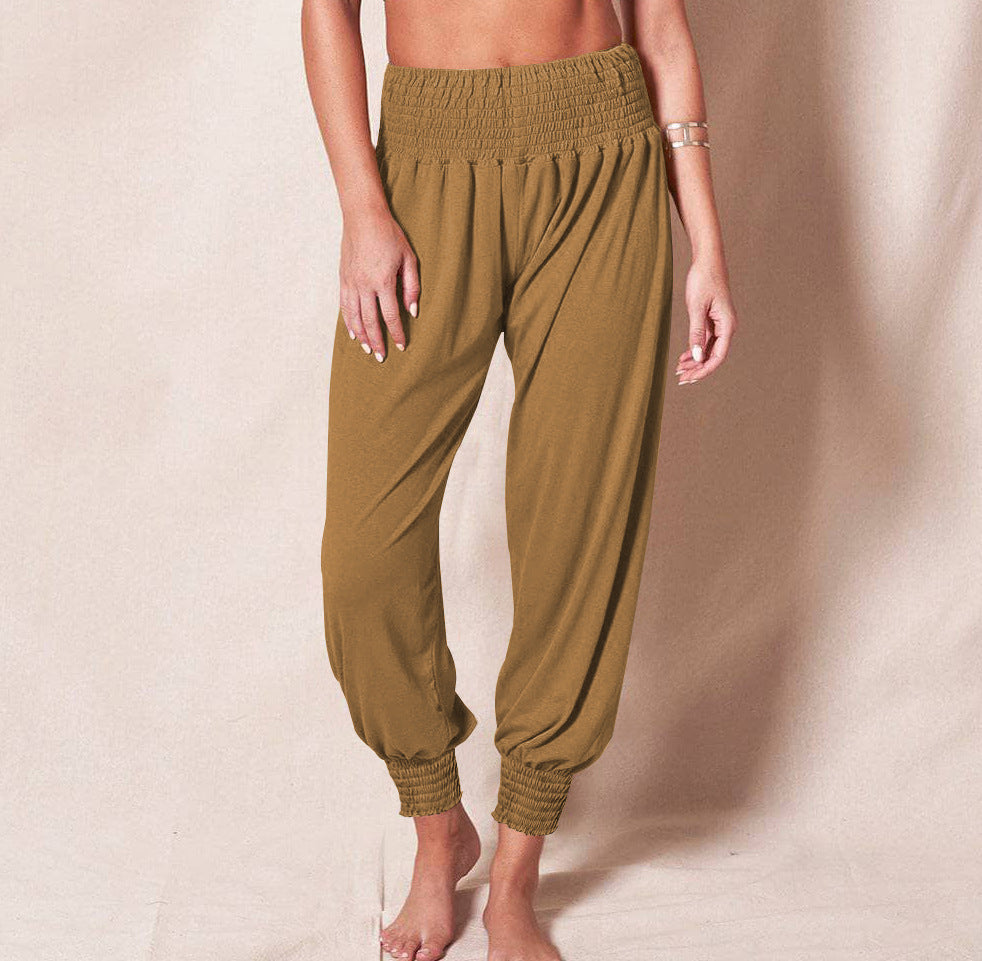 Women's airy leisure trousers with elasticated waistband and narrow leg opening, size