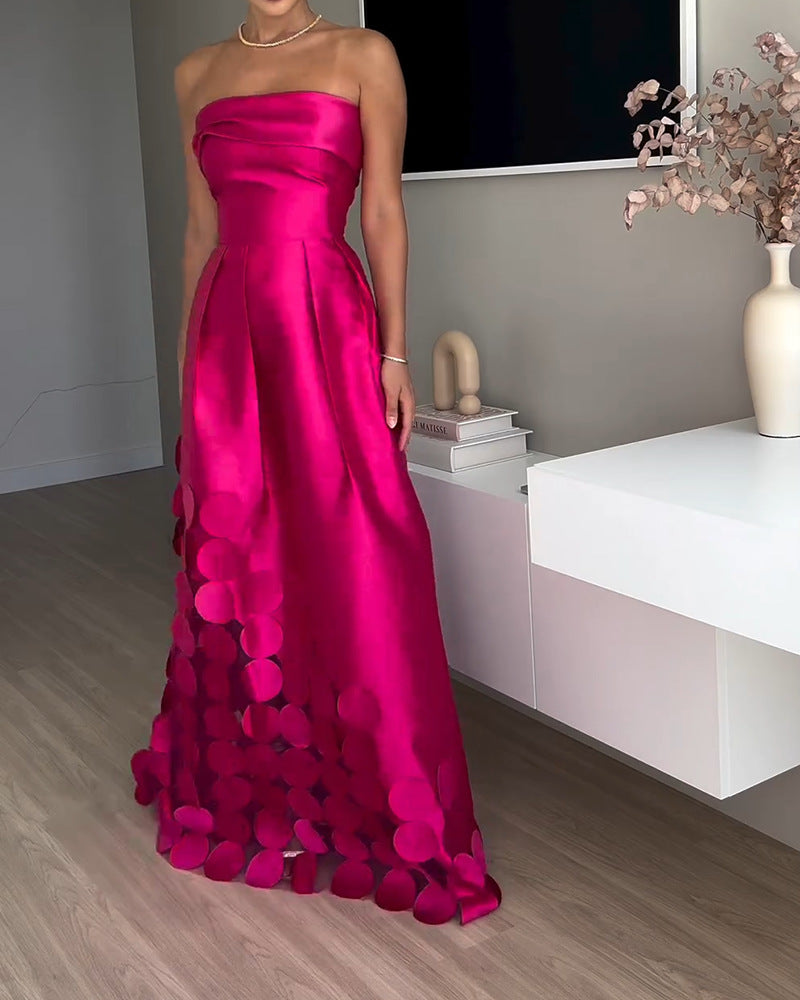 Women's evening dress with an exciting layered design and sophisticated details, size GR