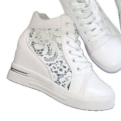 Women's wedge sneakers with fashionable lace detail and casual metallic finish, size GR