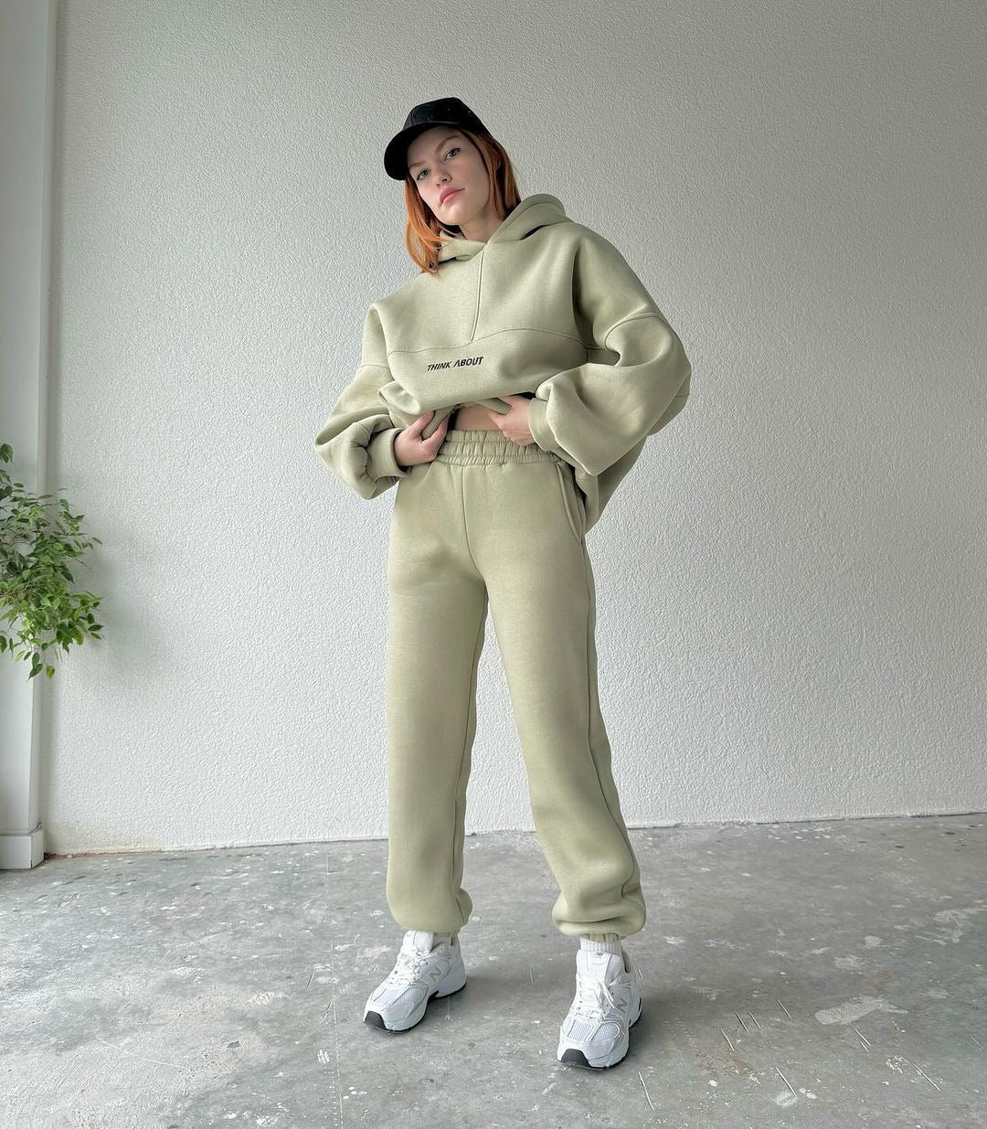 Damen bequemer Hoodie mit weitem Schnitt und praktischen Kängurutaschen GR