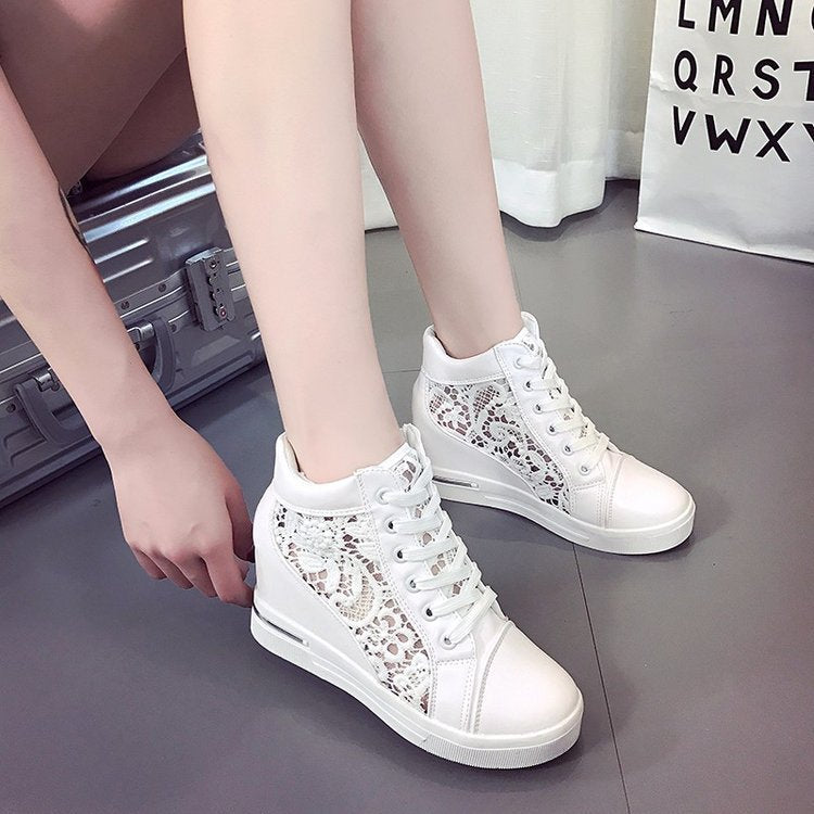 Women's wedge sneakers with fashionable lace detail and casual metallic finish, size GR