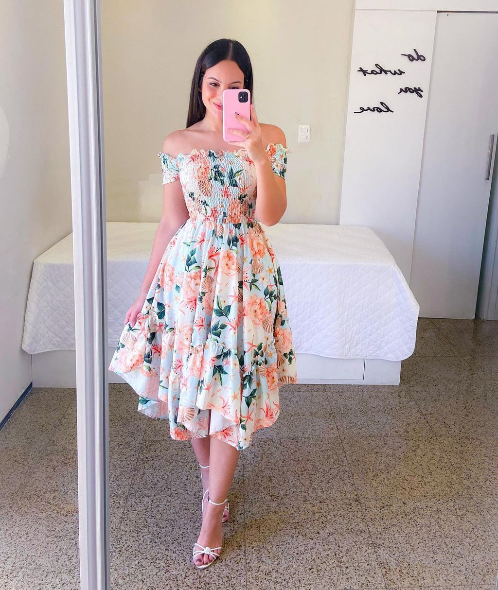 Damen Sommerliches Off-Shoulder Kleid mit farbenfrohem Schmetterlingsmuster und geschmeidigem Faltenwurf GR