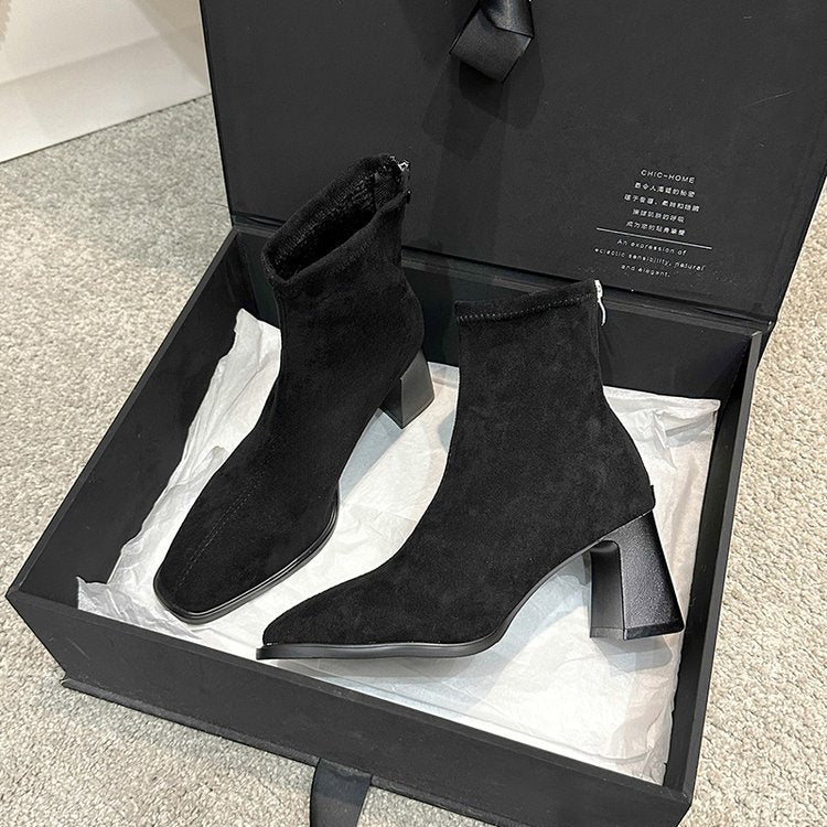 Women's ankle boots with elegant block heel and soft suede, size S