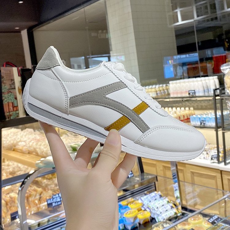 Women's sneakers in a sporty-elegant design with a comfortable sole, size GR