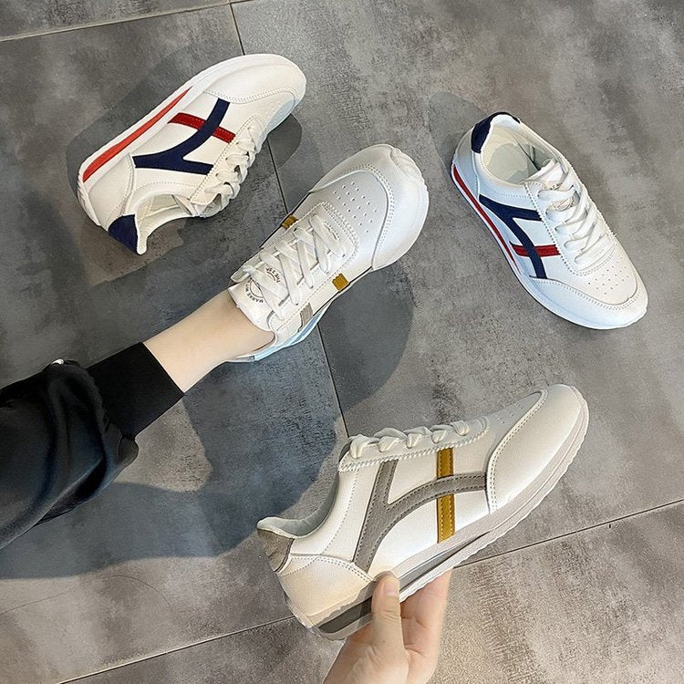 Women's sneakers in a sporty-elegant design with a comfortable sole, size GR