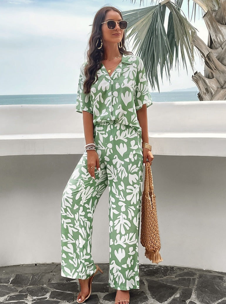GR | Summer suit with print and short sleeves